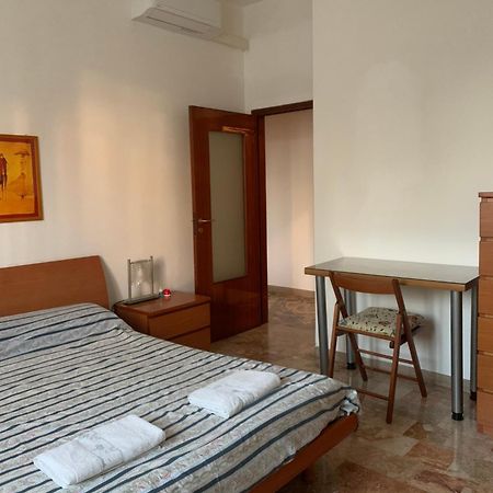 Comfortable Apartament 2 Bedroom Suitable 2-5 Pax Bologna Exterior foto